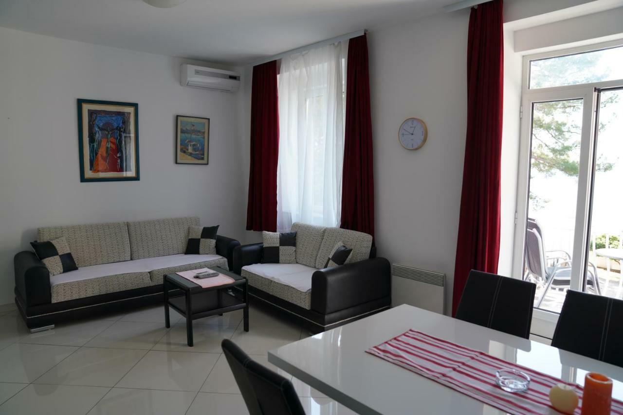 Sesar Apartments Krk - No. 2 Vinko 克尔克 外观 照片