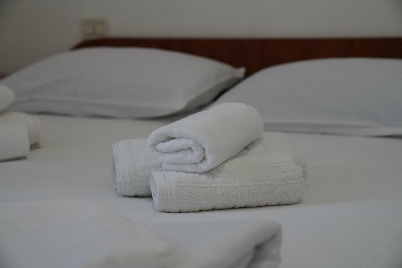 Sesar Apartments Krk - No. 2 Vinko 克尔克 外观 照片