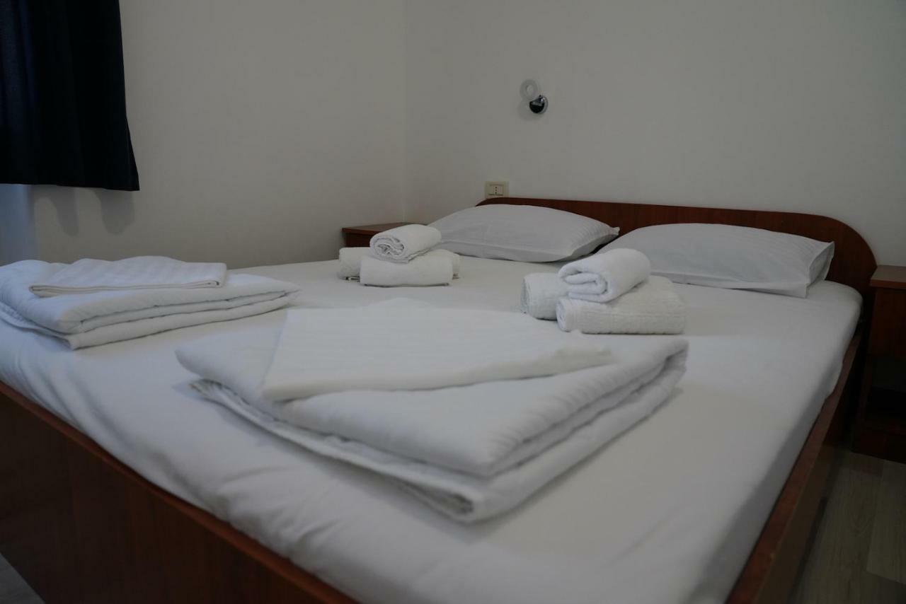 Sesar Apartments Krk - No. 2 Vinko 克尔克 外观 照片