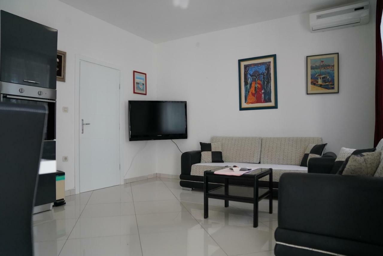 Sesar Apartments Krk - No. 2 Vinko 克尔克 外观 照片